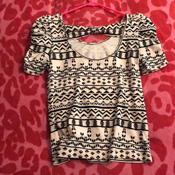 Forever 21 Aztec Print Top - Picture 2 of 2